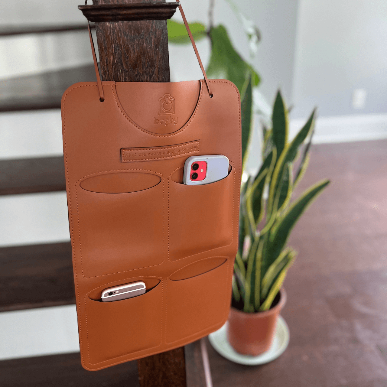 Bagby SOCIAL Vegan Leather - 4 Pocket Phone Holder